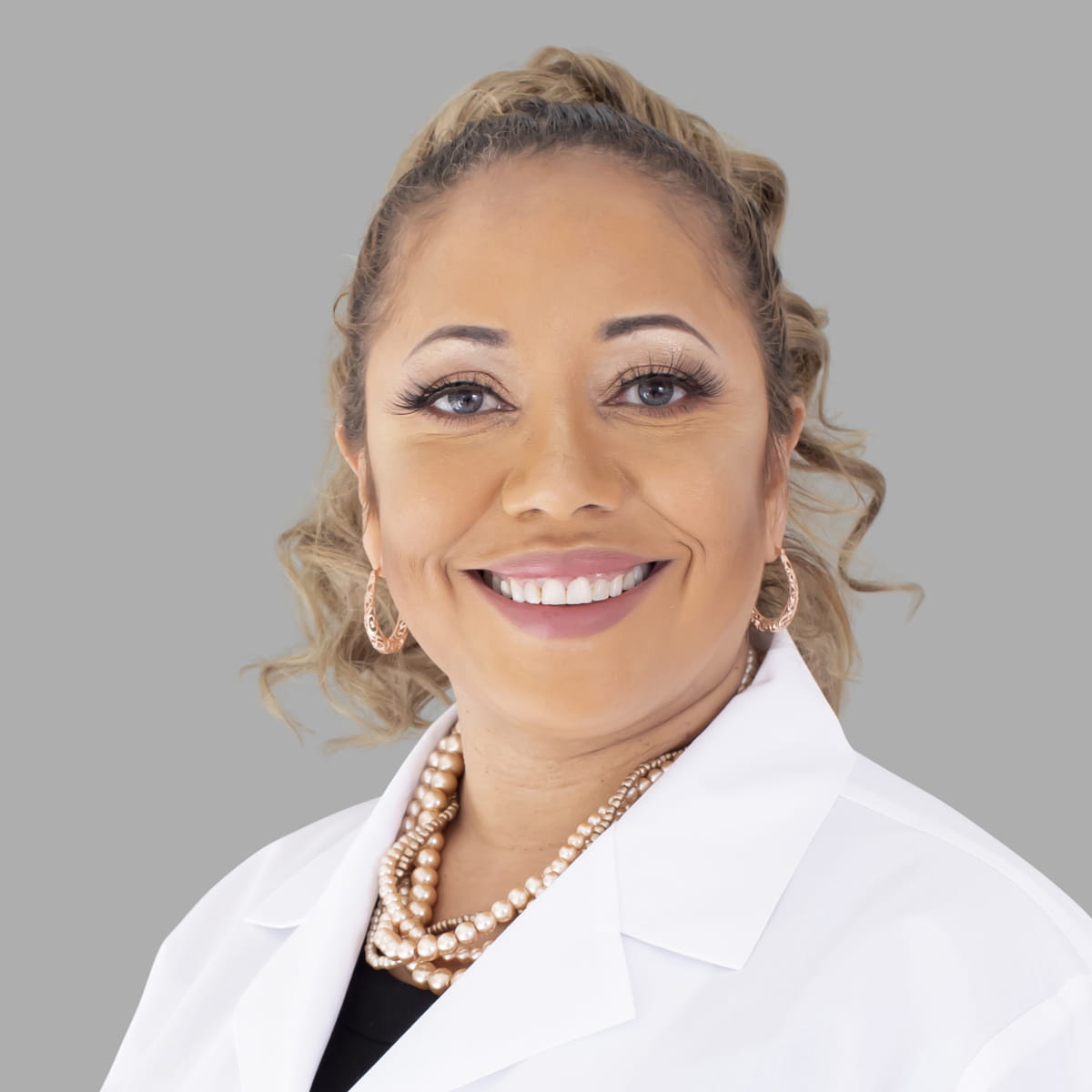 headshot of Dr Castater