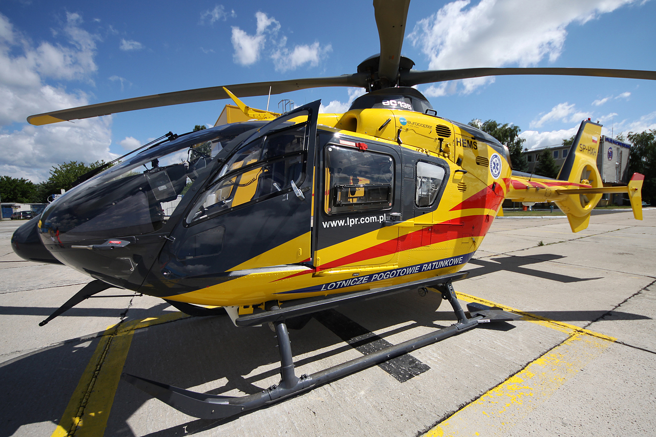 Currently, the Polish Medical Air Rescue operates 27 EC135/H135 helicopters, with the last four purchased at the end of 2015. The service aims to acquire at least six larger helicopters, according to its head. Photo by Filip Modrzejewski for the Polish Medical Air Rescue (PMAR).