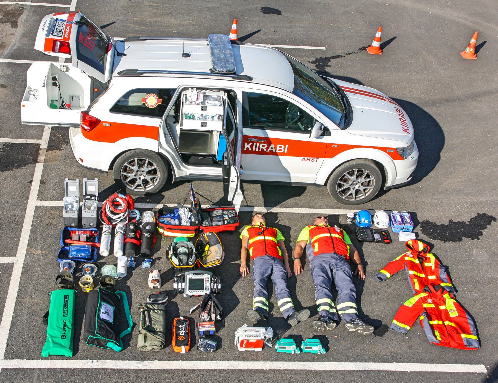 A Tallinn EMS crew and its gear. (Photo: Tallinn Emergency Medical Service)