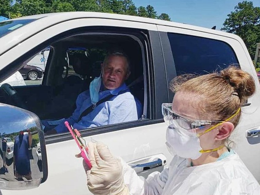 U.S. congressman Bruce Westerman (R-AR) gets a COVID test in May 2020. (Photo: Office of Rep. Bruce Westerman) 