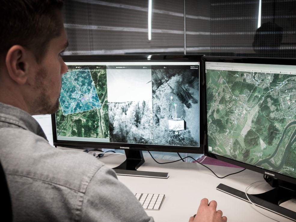 Studies show that the time saved using drones to deliver AEDs can be between 2–3 minutes. (Photos: Everdrone) 