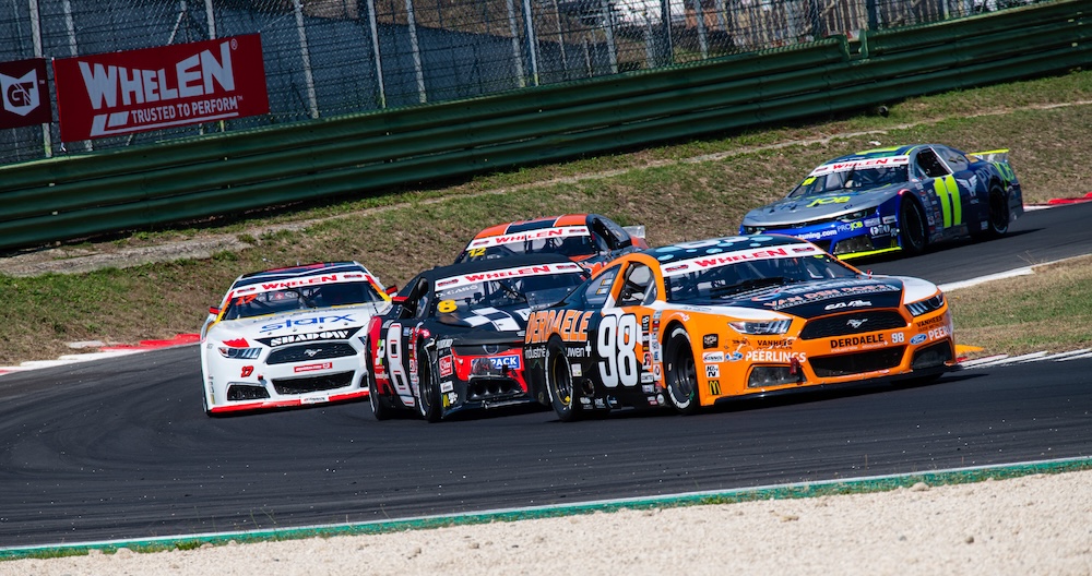 fabioderby - stock.adobe.com Nascar race