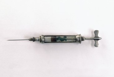 Jeringa de aguja hueca