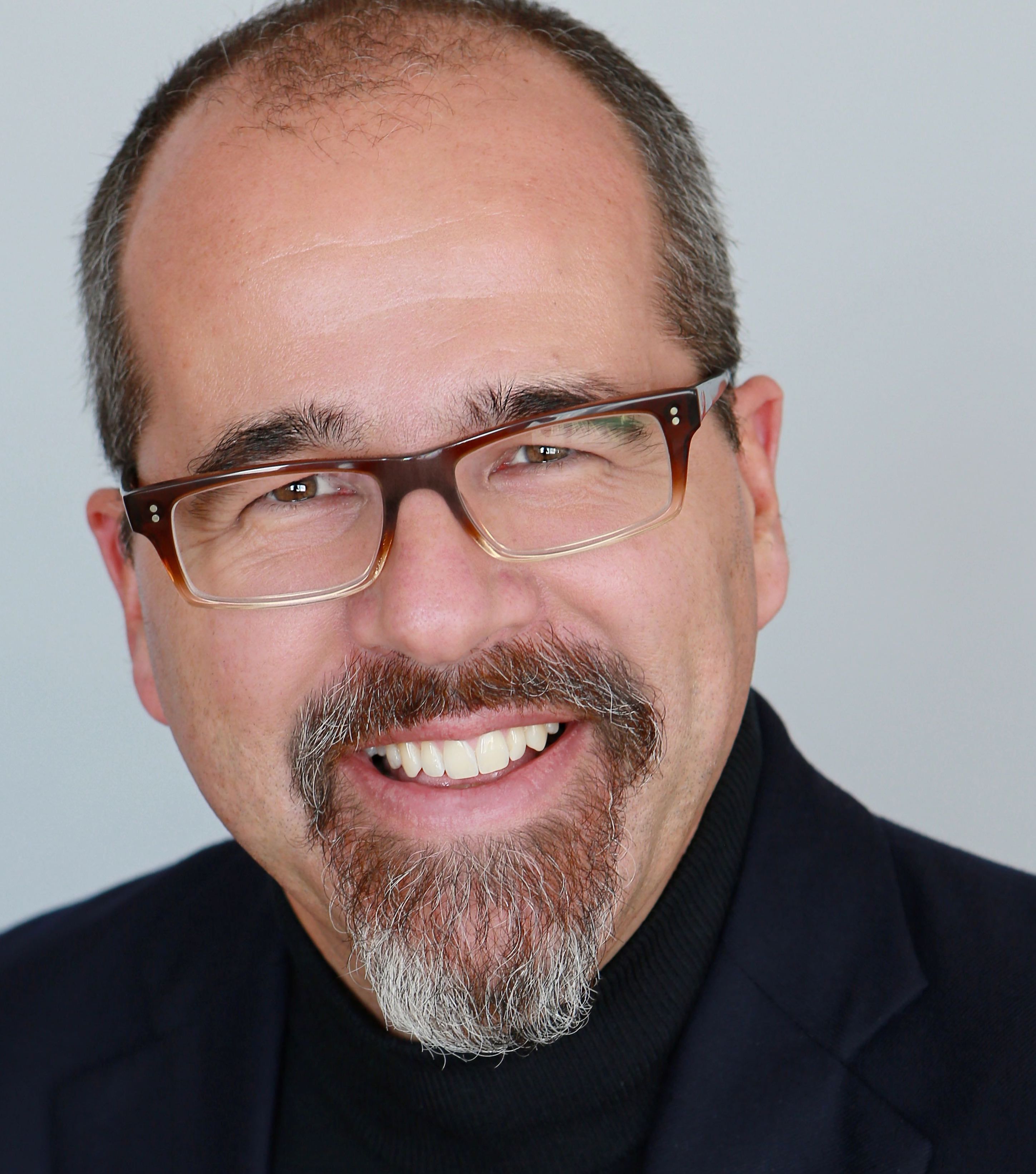 Headshot of Francois de Brantes, SVP of episodes of care, Signify Health