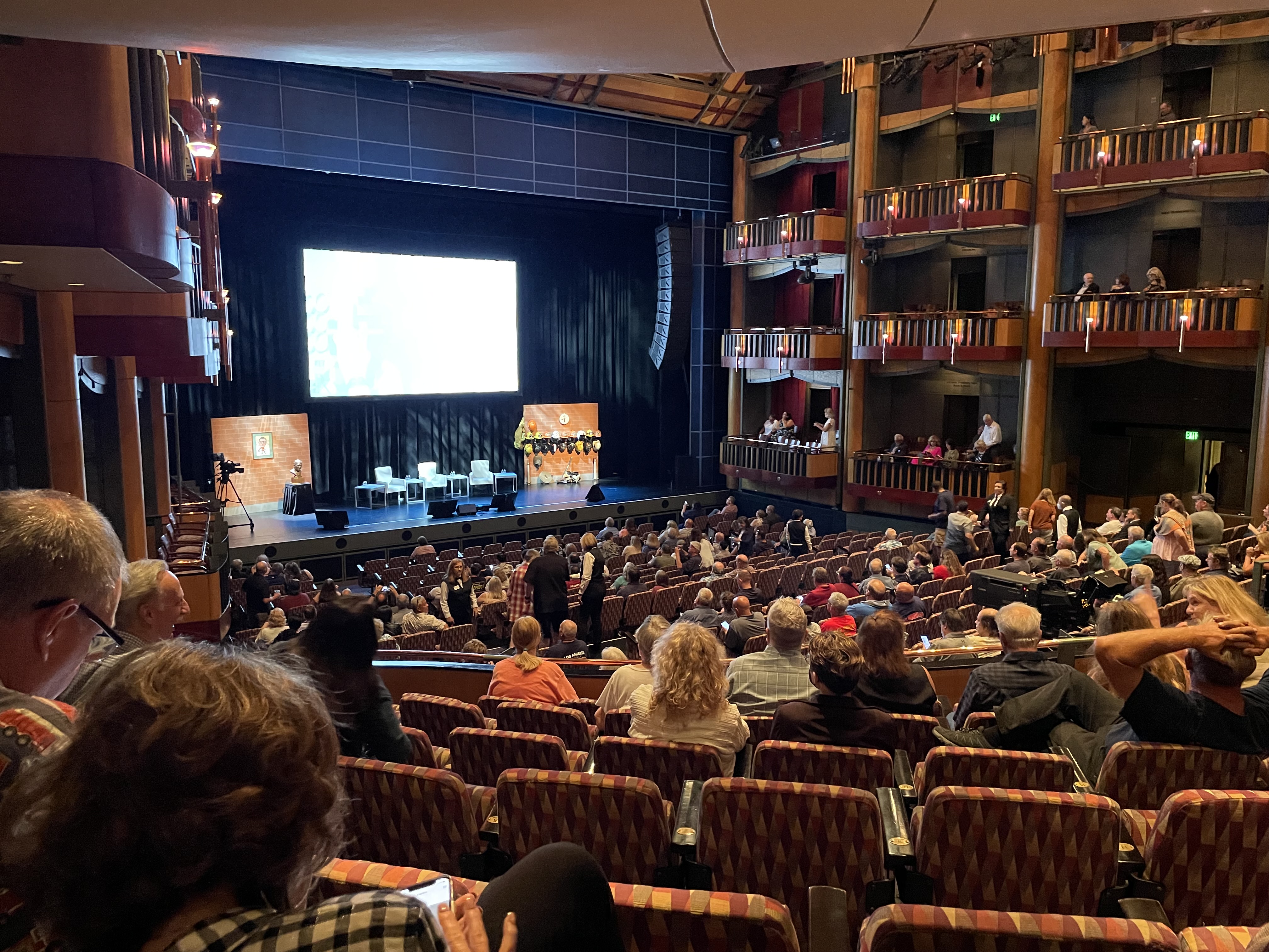 The 50th Anniversary weekend concluded with a major production, produced by Denny Hare, in which hundreds of attendees heard stories and memories from the actors, the show’s advisors, and other key players. 