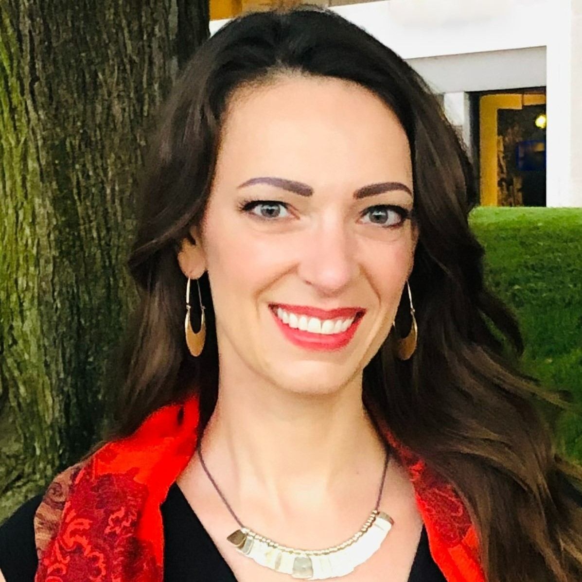 Theresa Schmidt Headshot