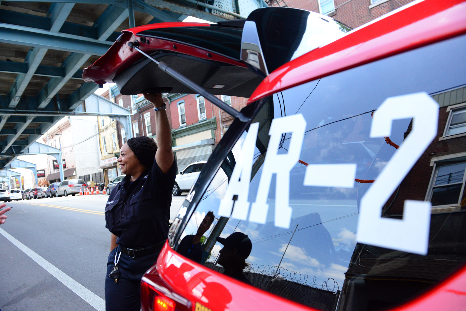 Philadelphia AR-2 paramedic Tiesha Thomas grew up in the nearby Olney section of Philadelphia and joined the PFD in 2016. She worked in the PFD Recruitment Unit and taught EMS to firefighter recruits at the Fire Academy before joining AR-2.