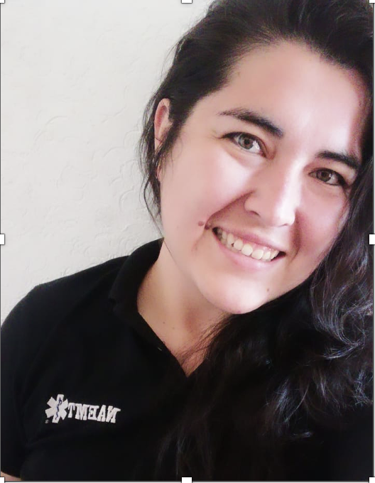 Michelle es licenciada en lenguas extranjeras con dominio en 5 idiomas y certificación de la ILS de Toronto, Canadá. Es IPR-A, instructor NAEMT y especialista en rescate en diversas áreas.