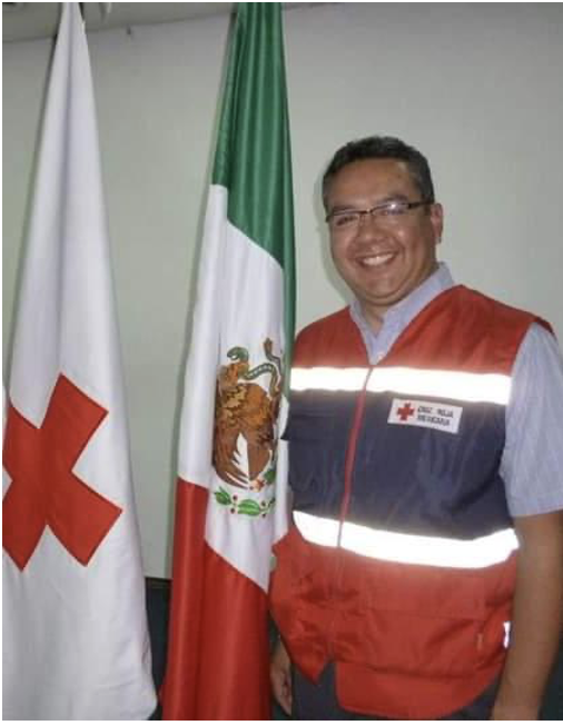 Axayácatl es Cirujano Dentista, egresado de la UNAM, FES Iztacala, tiene una Maestría en Administración de Negocios por la ULA, Campus Norte, es Técnico en Urgencias Médicas Básico por la Cruz Roja Mexicana, donde ha colaborado como coordinador local de capacitación en la delegación Tlalnepantla; además ha colaborado como instructor en los programas de la NAEMT en los capítulos de PHTLS y AMLS en el Hospital Central Militar; Como docente y titular de la materia de Atención Prehospitalaria I y Reanimación Cardiopulmonar Básica y Avanzada, instructor de la AHA en cursos de BLS y ACLS en la Escuela Nacional de Medicina y Homeopatía del del Instituto Politécnico Nacional; Es instructor de simulación médica, docente y titular de las materias de Atención Básica Prehospitalaria (en la carrera de Medicina) y Emergencias Médicas en la Clínica Dental (en la carrera de Cirujano Dentista), profesor adjunto de la materia de Simulación Básica y Avanzada e instructor de la AHA en cursos de BLS y ACLS en la en la Universidad Anáhuac (campus norte): Docente y titular de la materia de práctica médica I en la Universidad de Valle de México, Campus Coyoacán.