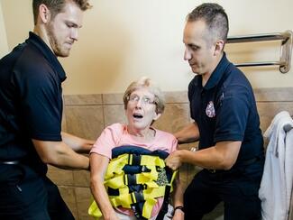 The Binder Lift wraps around the patient’s torso, providing 24–32 handles so providers can lift collectively from a range of angles. 