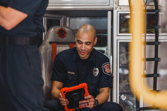 Filling in the ePCR on a tablet