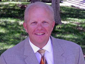 2021 NAEMT-AAP/Health Scholars Pediatric EMS Award winner Brian Moore, MD 